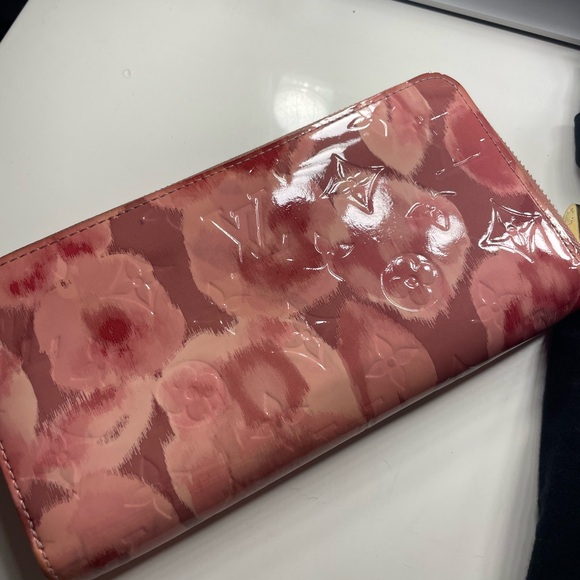 Full inclusion LIMITED EDITION Louis Vuitton 100% Authentic Rose Tote and Wallet - Picture 5 of 8